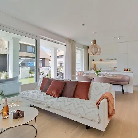 Fantastic New Modern Apartment With Sunny Garden, Terrace And 2 Parkings