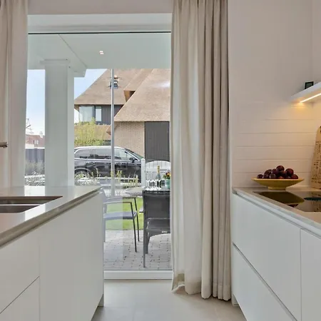 Lejlighed Fantastic New Modern Apartment With Sunny Garden, Terrace And 2 Parkings