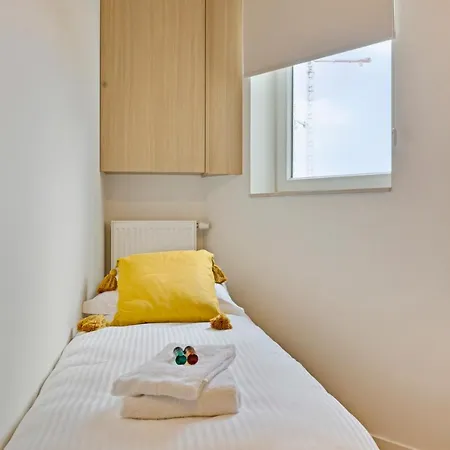 Fantastic New Modern Apartment With Sunny Garden, Terrace And 2 Parkings Lejlighed *